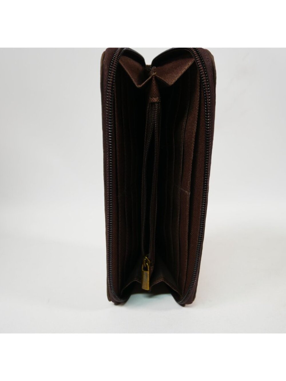 Made In Bario The Cork Vegan Wallet With Zipper Closure & Multiple Compartments - Picture 4 of 7